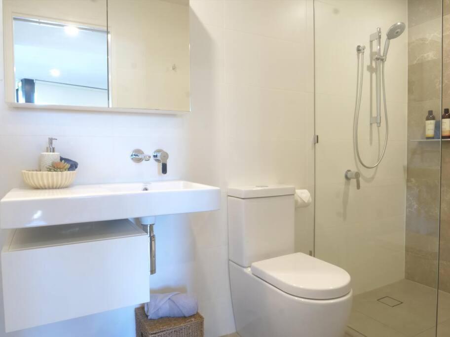 Modern 1 Brm Apartment With Pool Close To Beach Gold Coast Extérieur photo