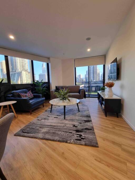 Modern 1 Brm Apartment With Pool Close To Beach Gold Coast Extérieur photo