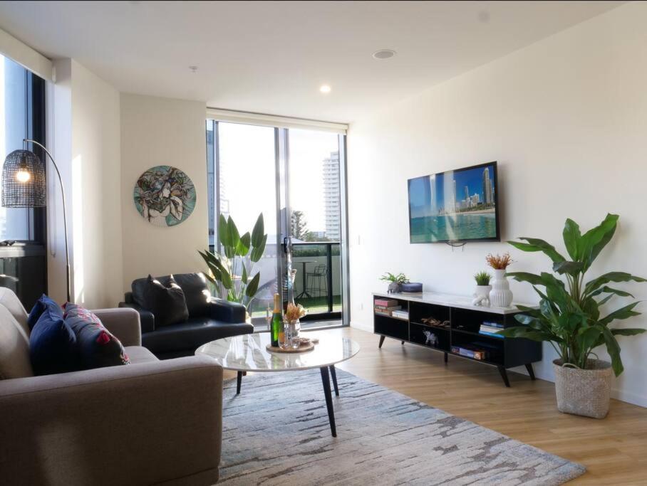 Modern 1 Brm Apartment With Pool Close To Beach Gold Coast Extérieur photo